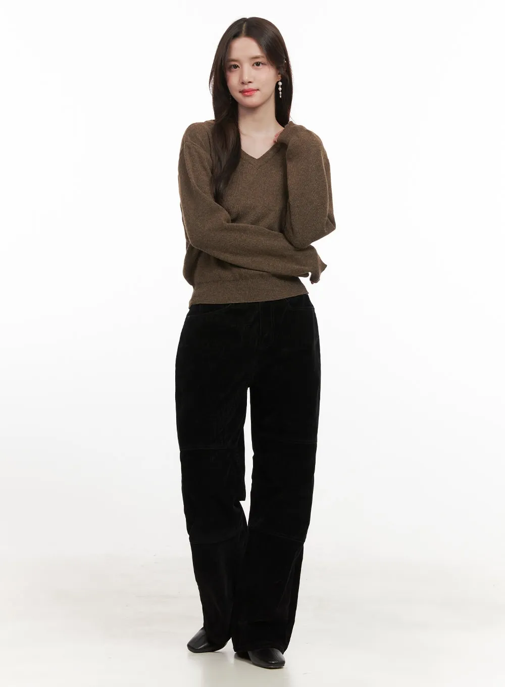 Essential V-Neck Sweater CJ515