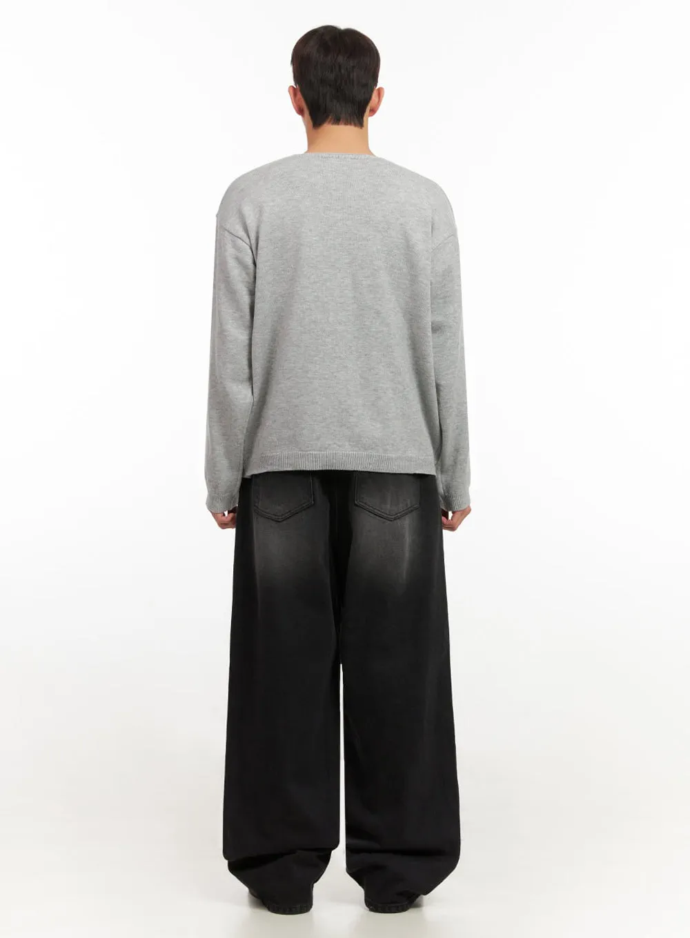 Men's Essential Gray V-Neck Sweater IF517