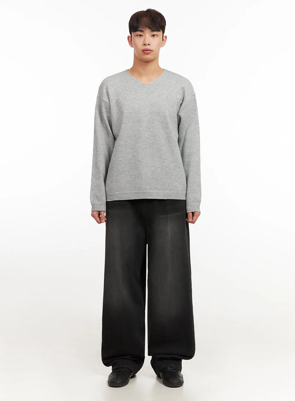 Men's Essential Gray V-Neck Sweater IF517