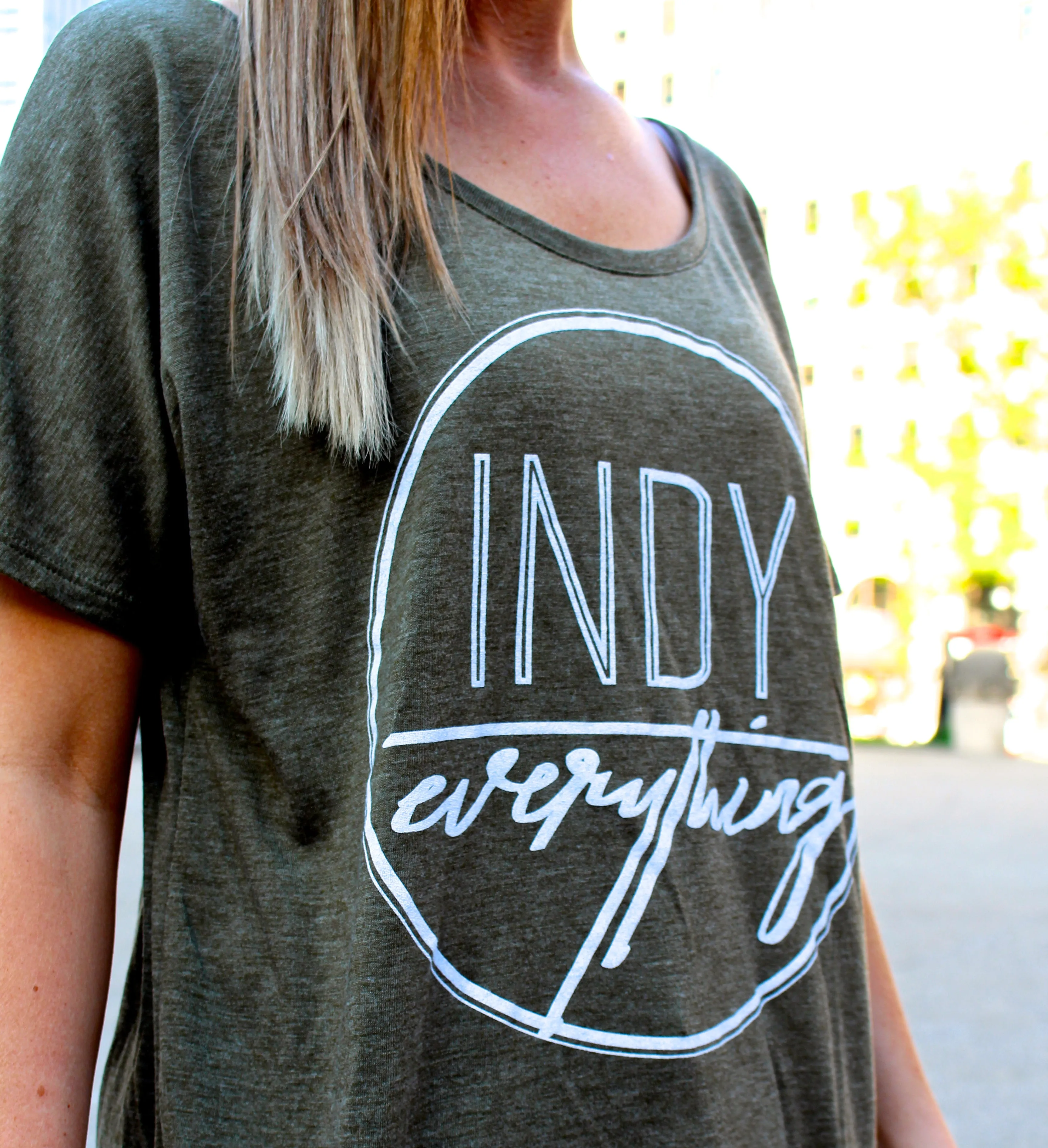 WOMENS LOGO RELAXED-FIT TEE
