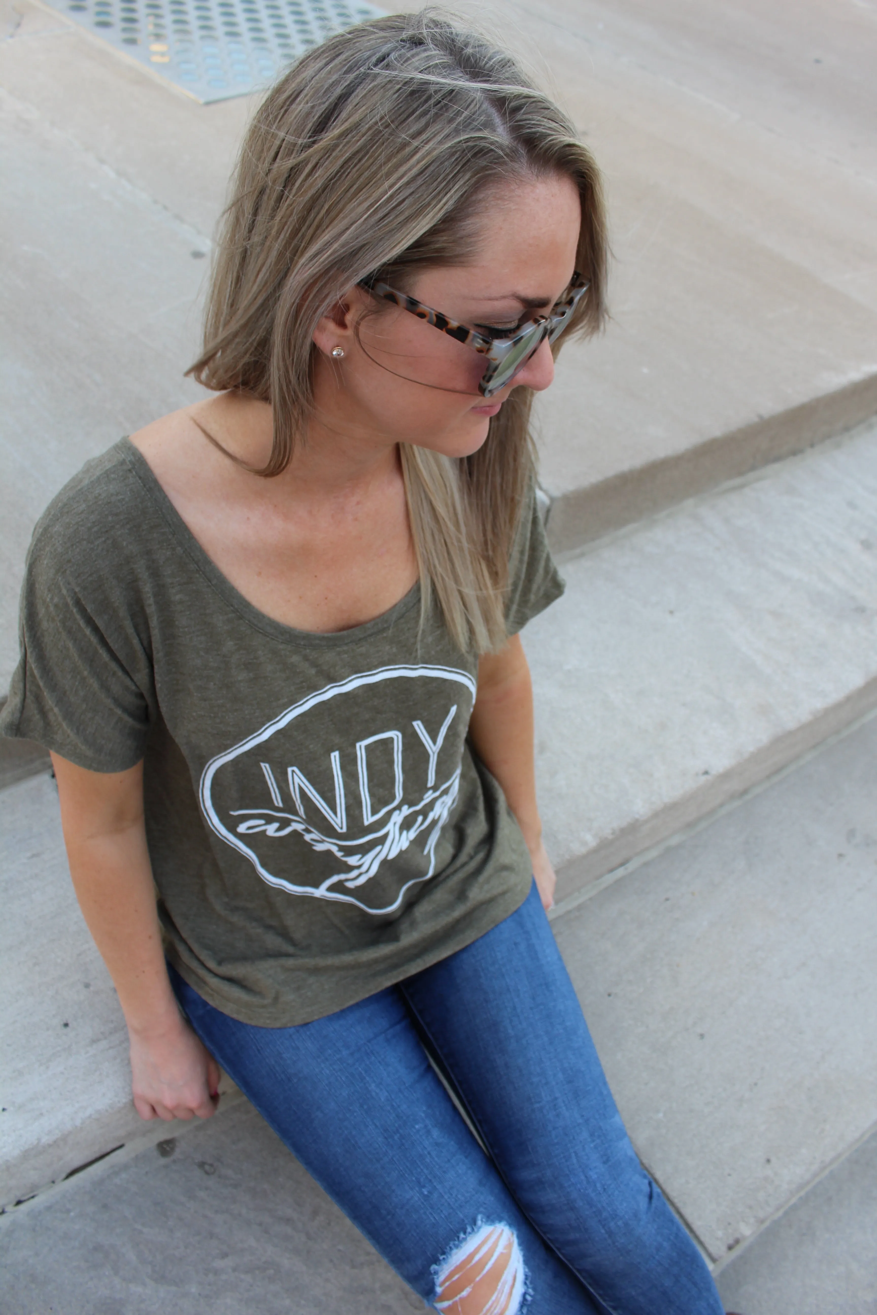 WOMENS LOGO RELAXED-FIT TEE